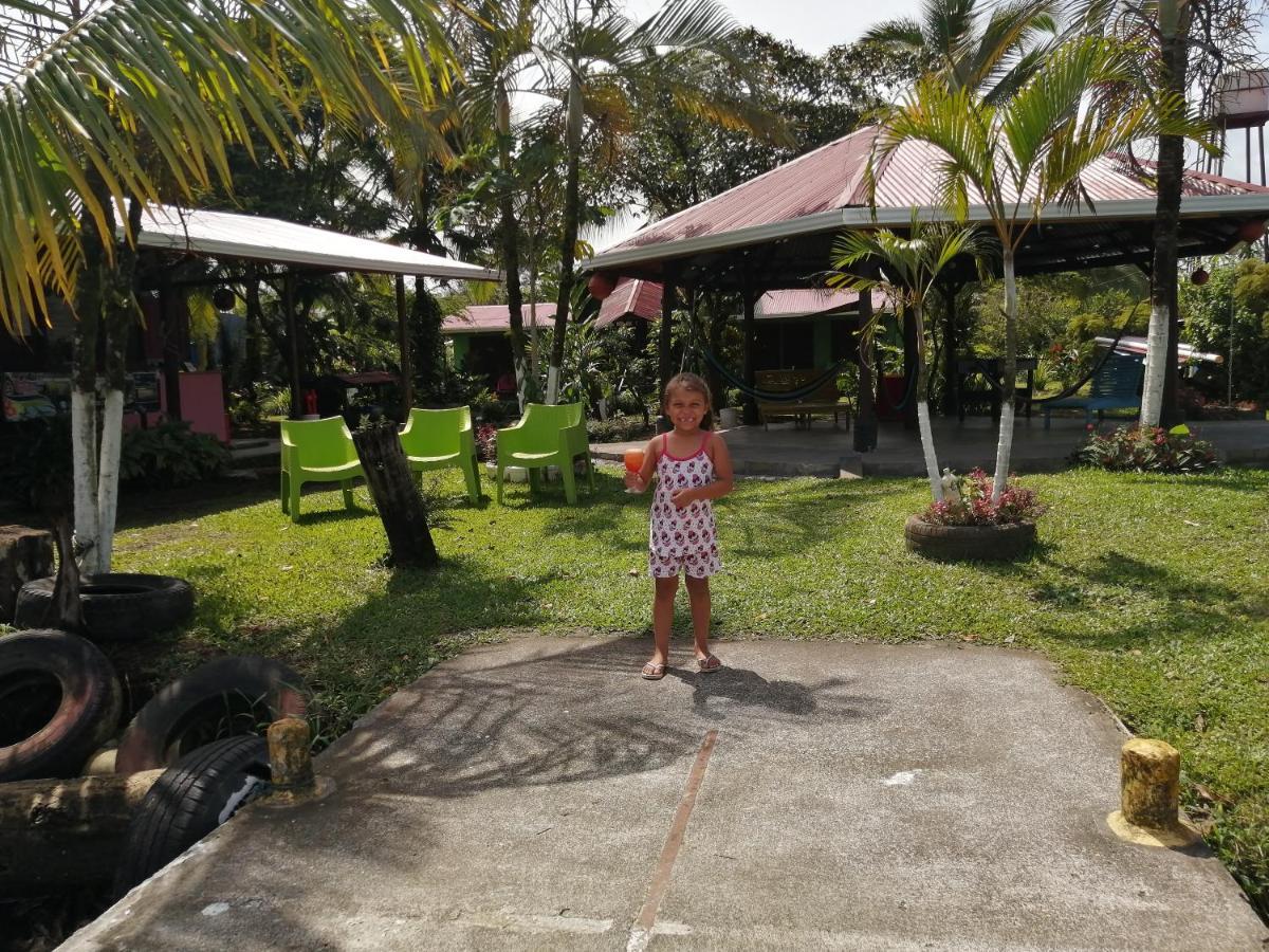 Chinitas Eco Lodge Tortuguero Bagian luar foto